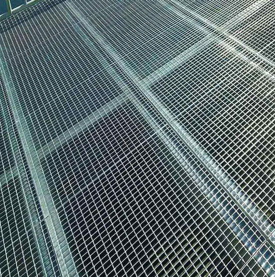 Why Stainless Steel? 4 Amazing Benefits of Stainless Steel Grating